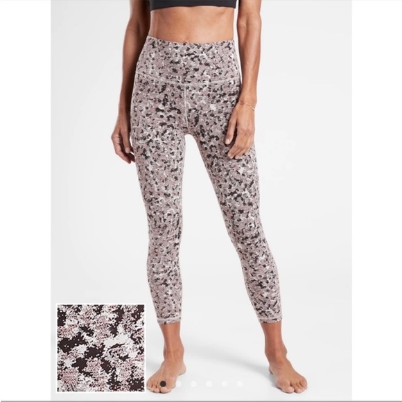 Athleta Elation Textured 7/8 Tight Leggings Meadow Decadent Chocolate Medium - Picture 2 of 16